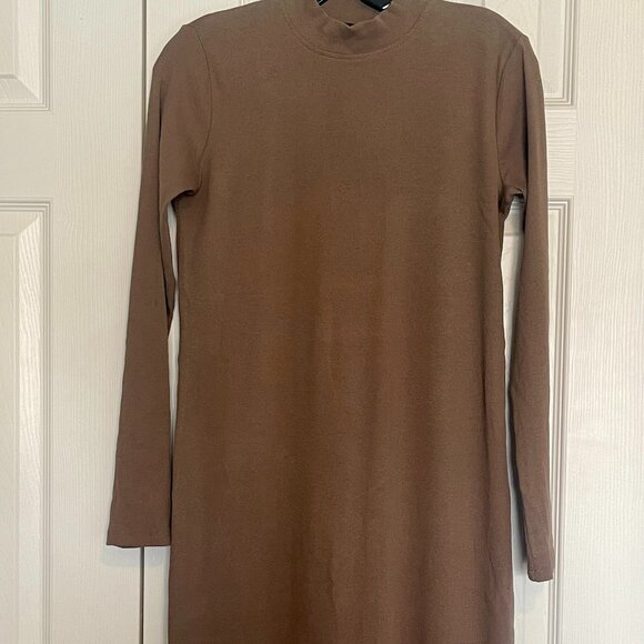 Chic Long Sleeve Maxi Dress in Taupe - Picture 2 of 6